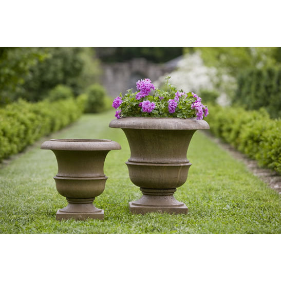 Williamsburg Small Wren Planter - Aged Limestone Patina