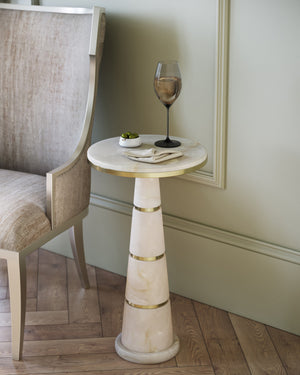 Eleanora Drinks Table