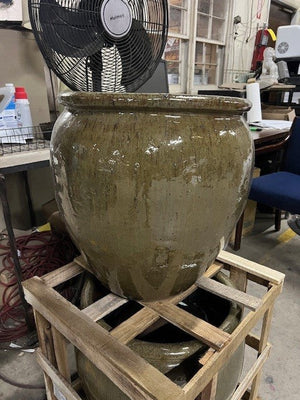 Medium Round Planter with Rolled Edge – Tea Green