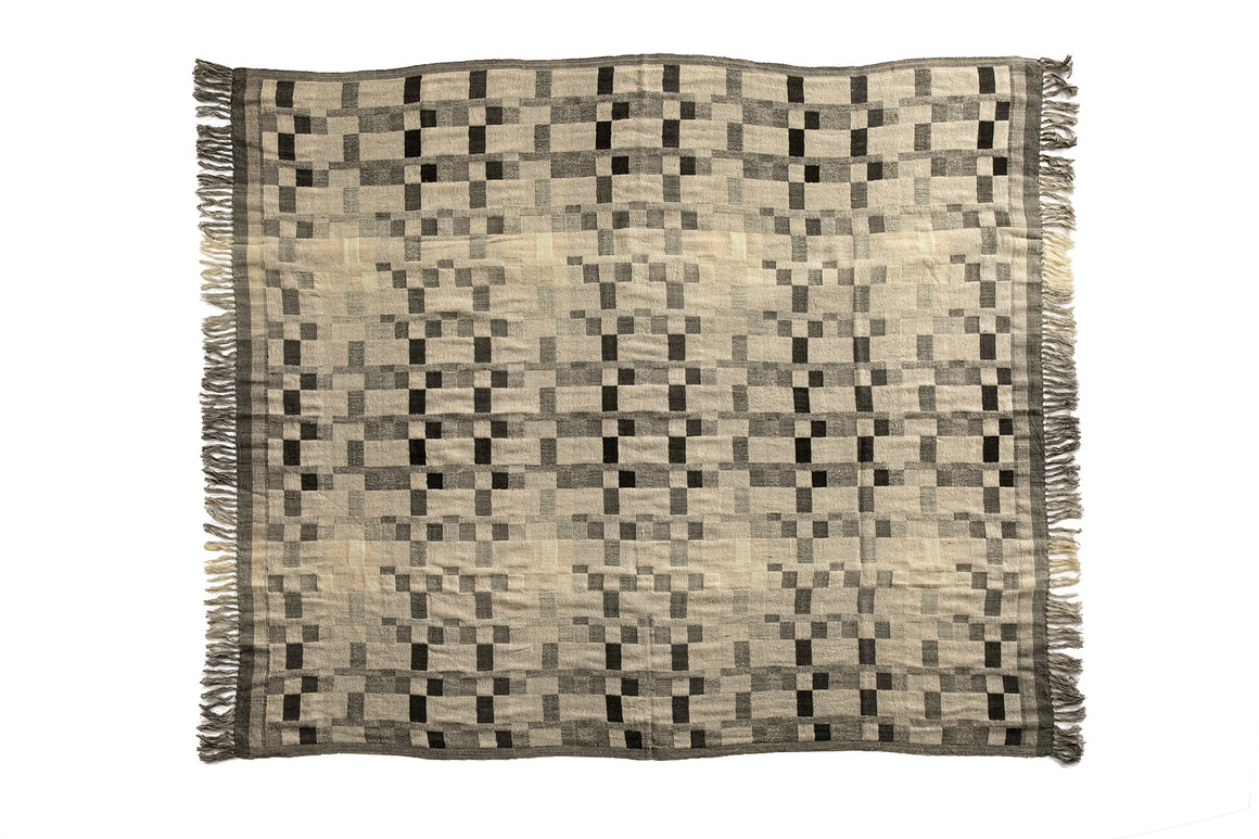 MOJAVE Throw Wool/Silk White Black