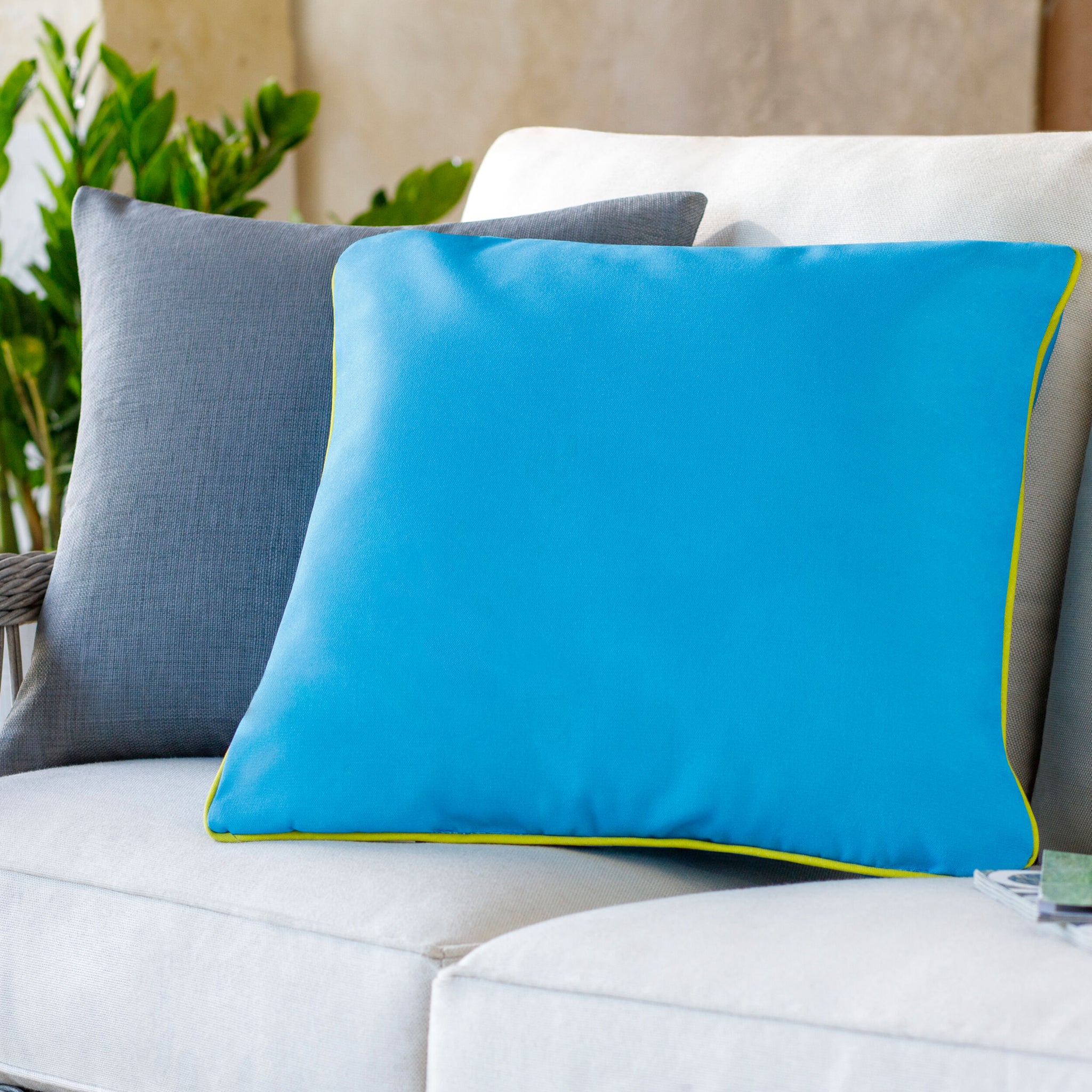Surya Bahari BR-002 Accent Pillow