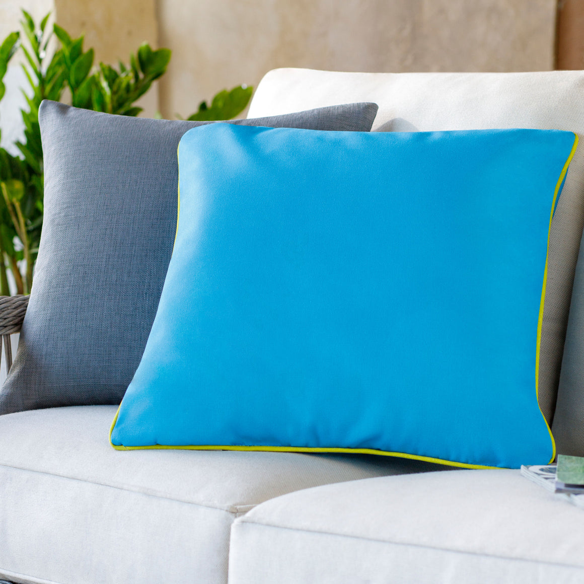 Surya Bahari BR-002 Accent Pillow