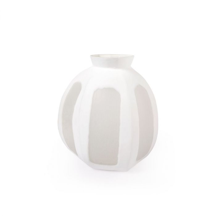 Helsinki Medium Vase, Powder White | Helsinki Collection | Villa & House