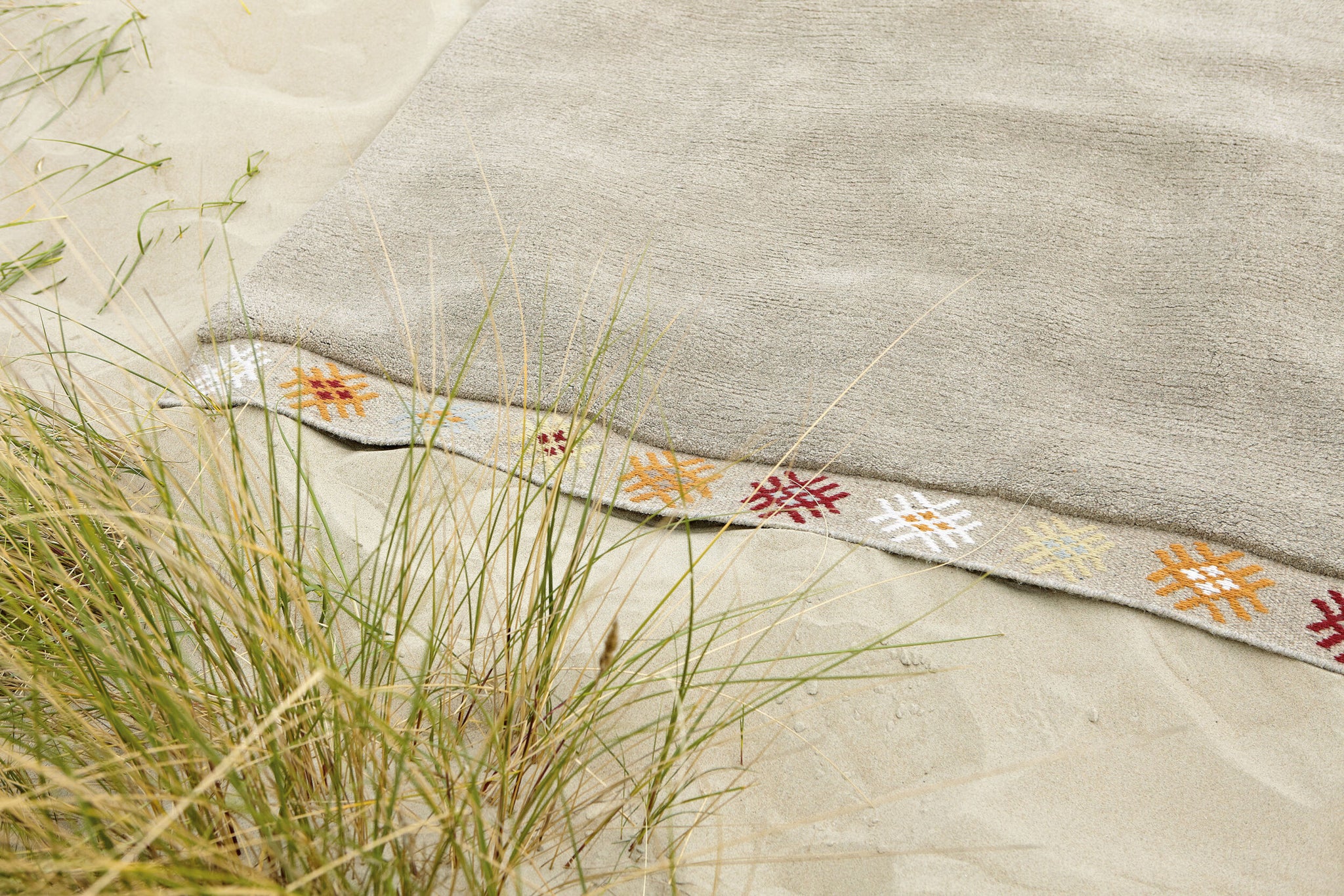 Surya Kyah KYA-9125 Handmade Rug