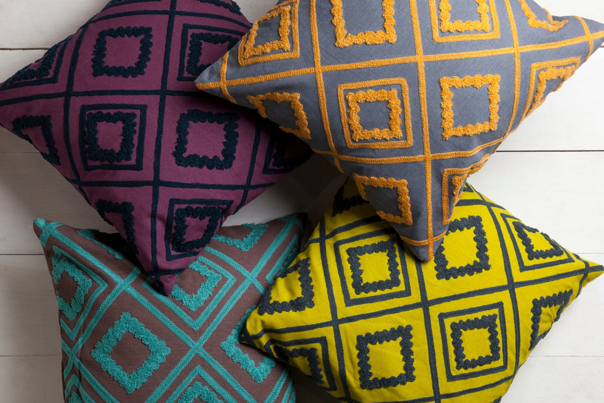 Surya Tribe LG-551 Accent Pillow