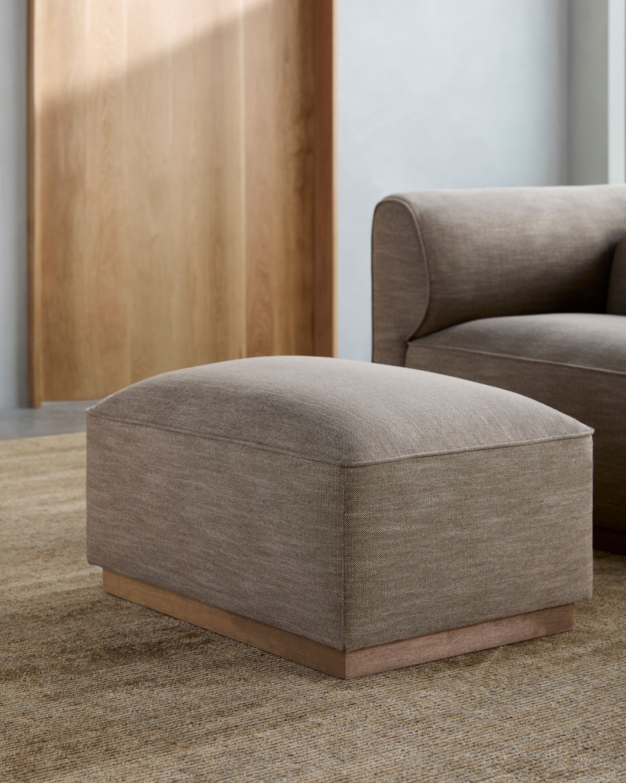 Surya Moore MOOR-003 Ottoman