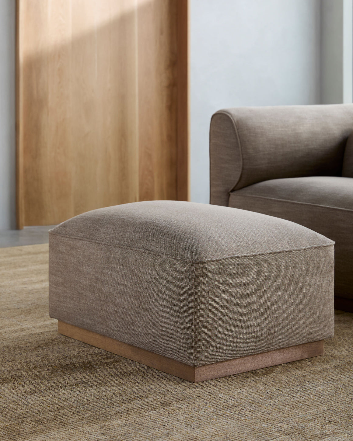 Surya Moore MOOR-003 Ottoman