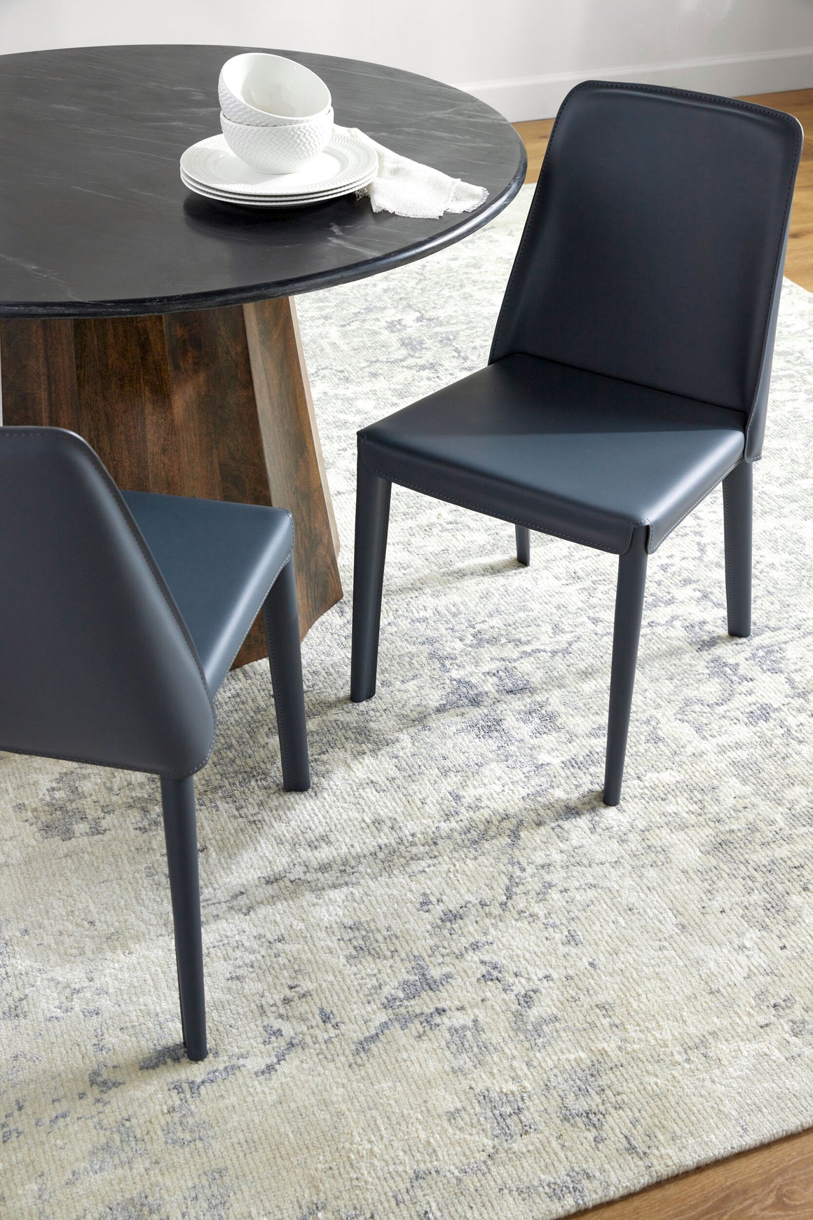 Surya Rosy RSY-001 Dining Chair