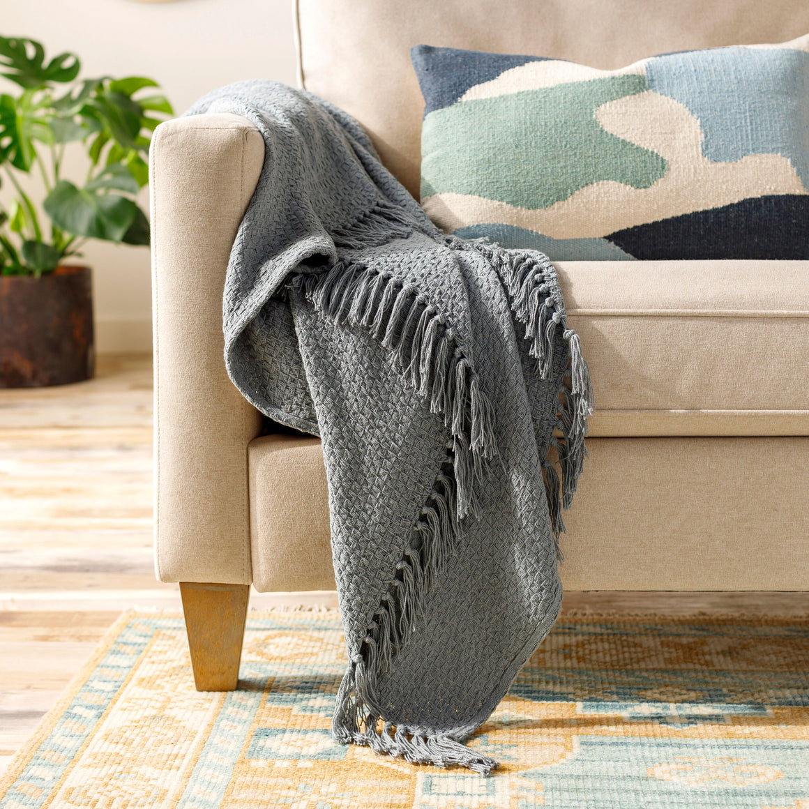 Surya Tressa TSS-4002 Throw