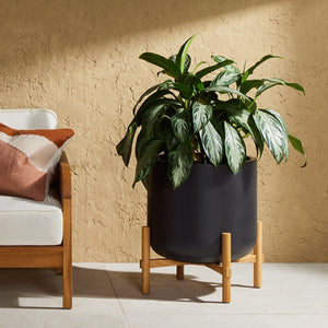 Hank Planter-Black Concrete