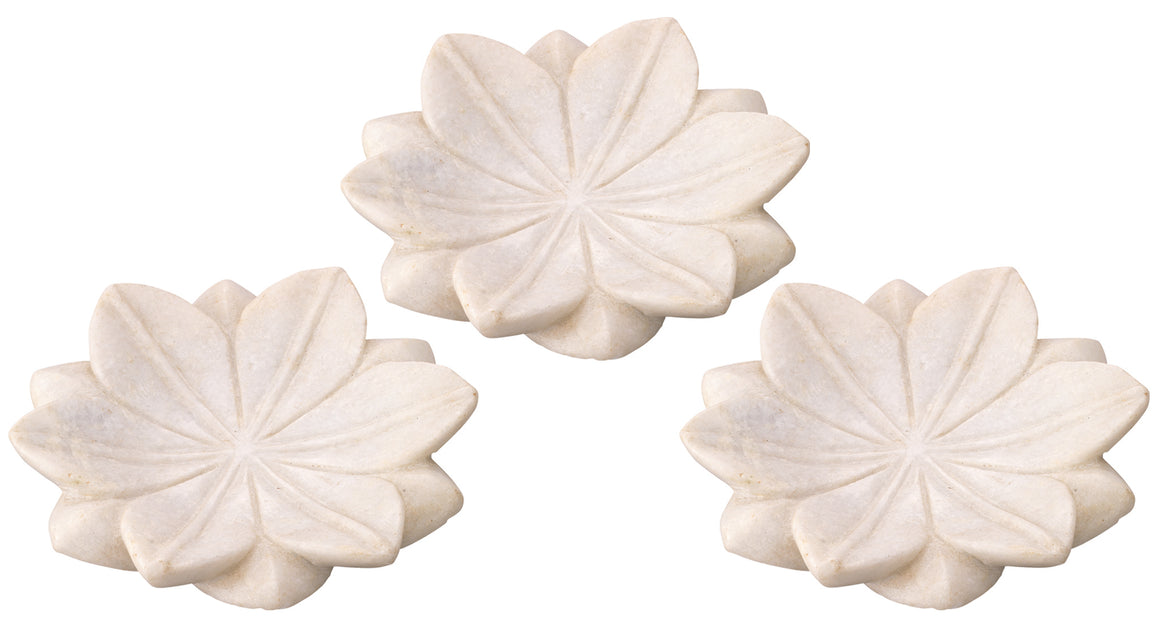 Small Lotus Plates in White Marble (Set of 3)