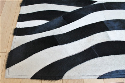 DII Black Dobby Stripe Hand-Loomed Rug 2x3 ft